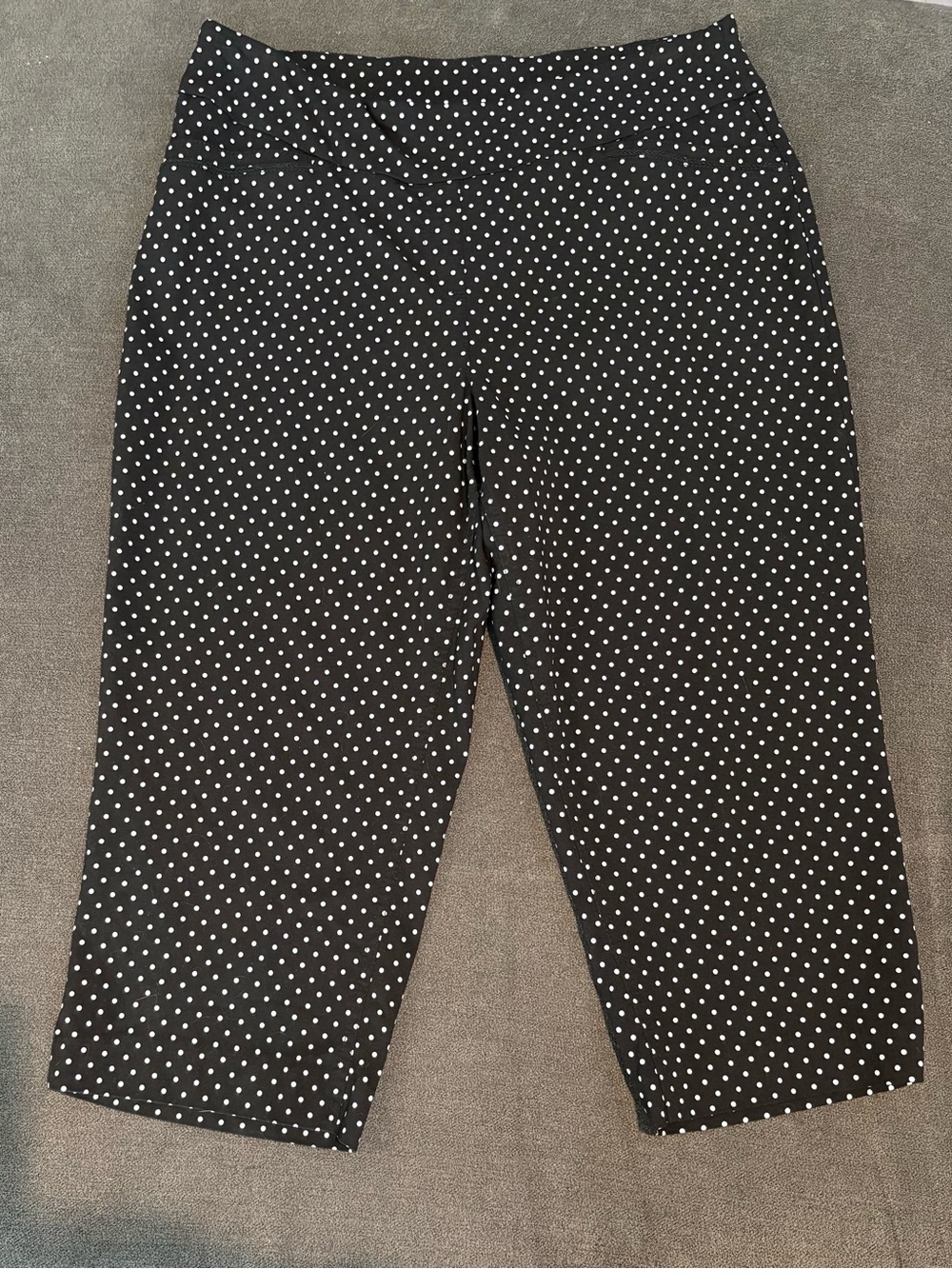 Westbound Black with White Polka Dot Capri Pants
